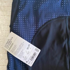 Athleta ultimate color lock 7/8 tight size Medium